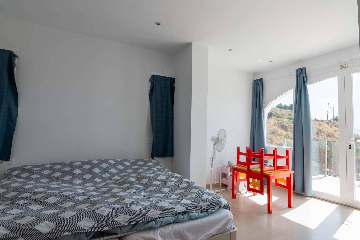 3 makuuhuone Huvila vuokrattavana paikassa Salobrena mukana uima-altaan - 1 350 € (Ref: 9939486)