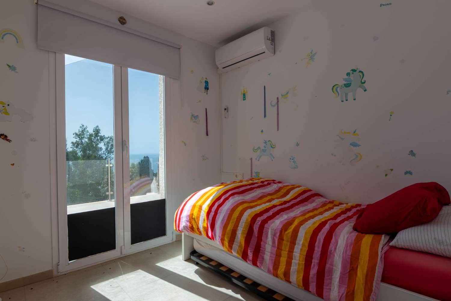 3 makuuhuone Huvila vuokrattavana paikassa Salobrena mukana uima-altaan - 1 350 € (Ref: 9939486)