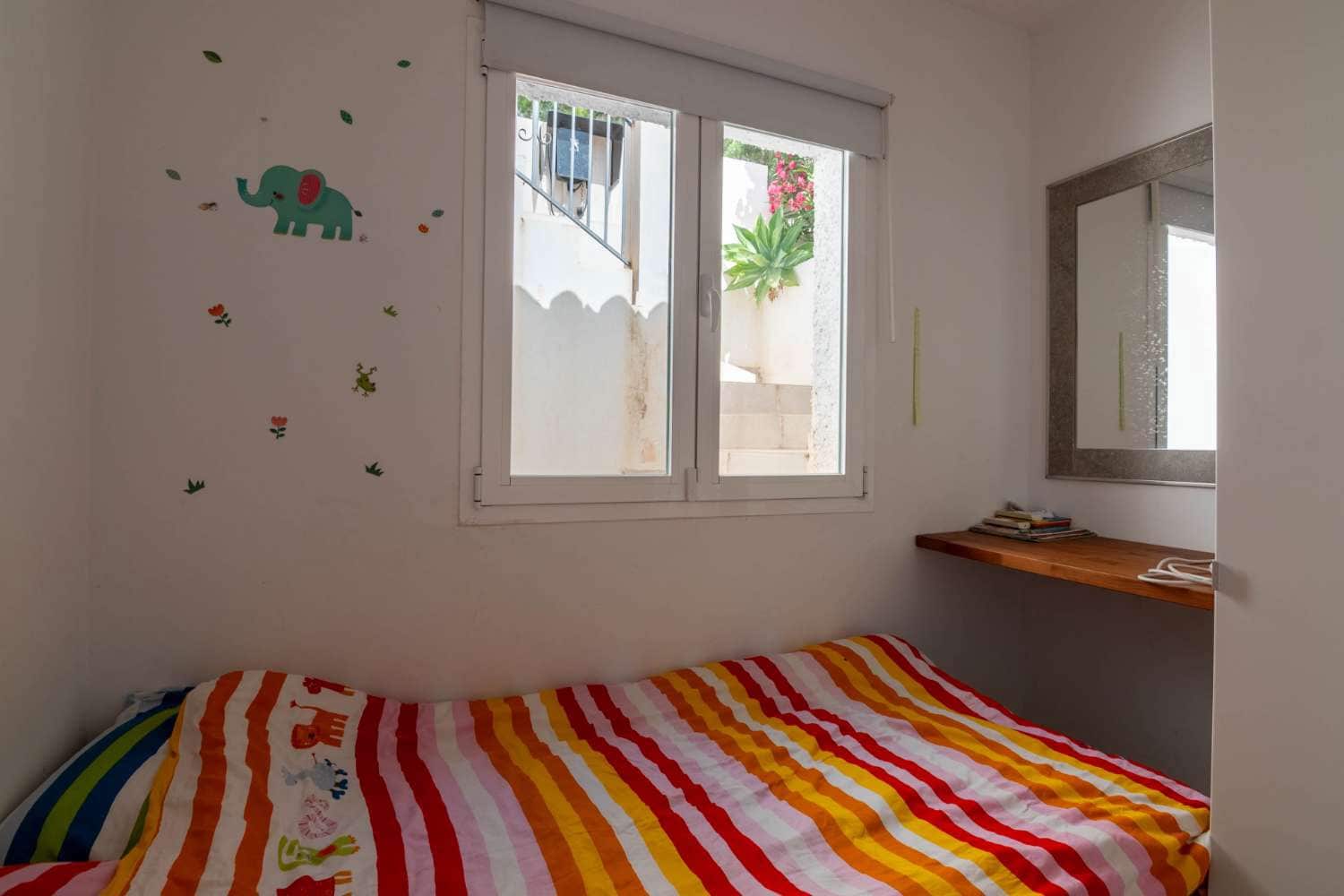 3 makuuhuone Huvila vuokrattavana paikassa Salobrena mukana uima-altaan - 1 350 € (Ref: 9939486)