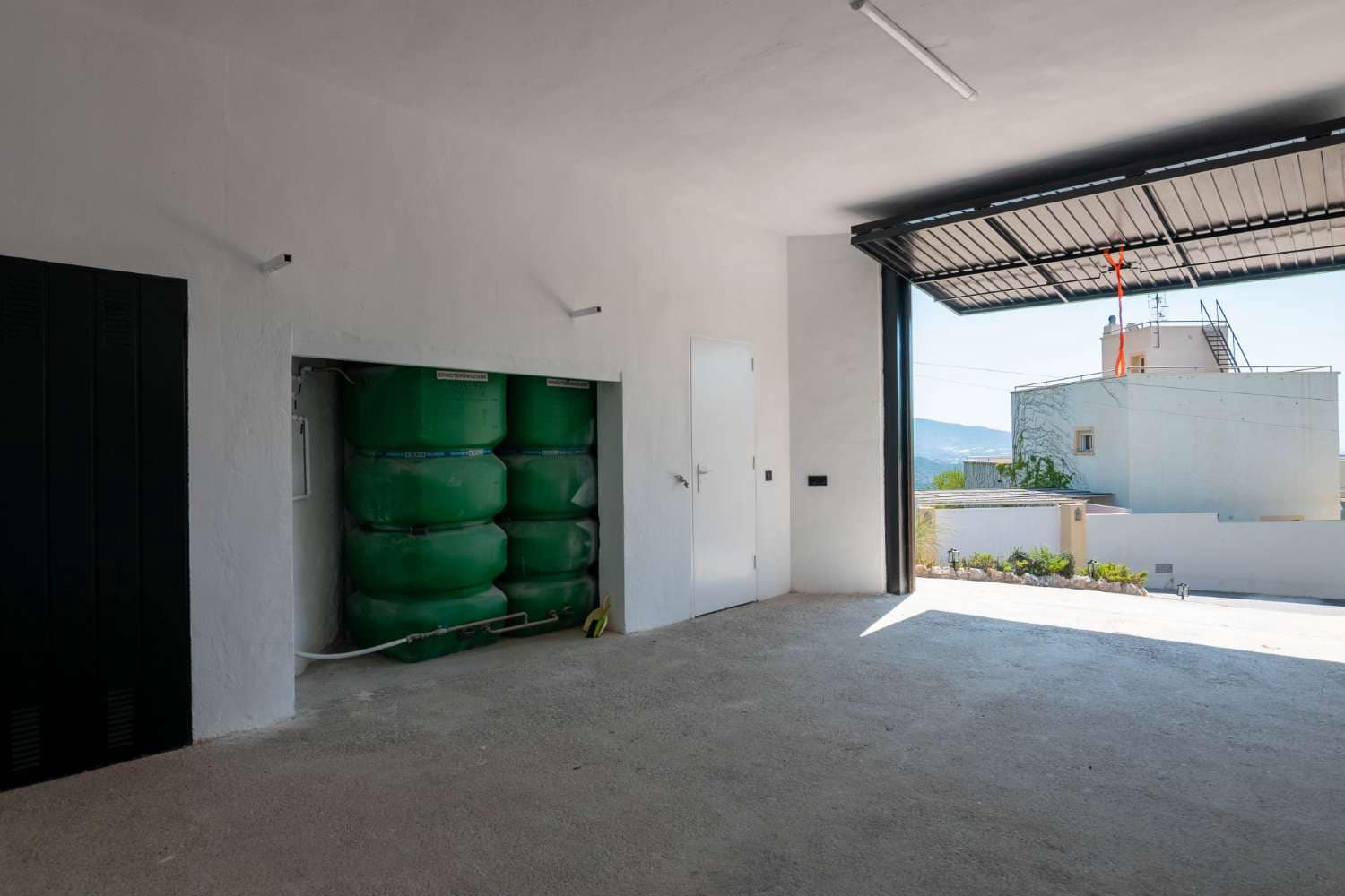 4 Zimmer Villa zu verkaufen in Salobrena mit Pool Garage - 749.000 € (Ref: 9952003)