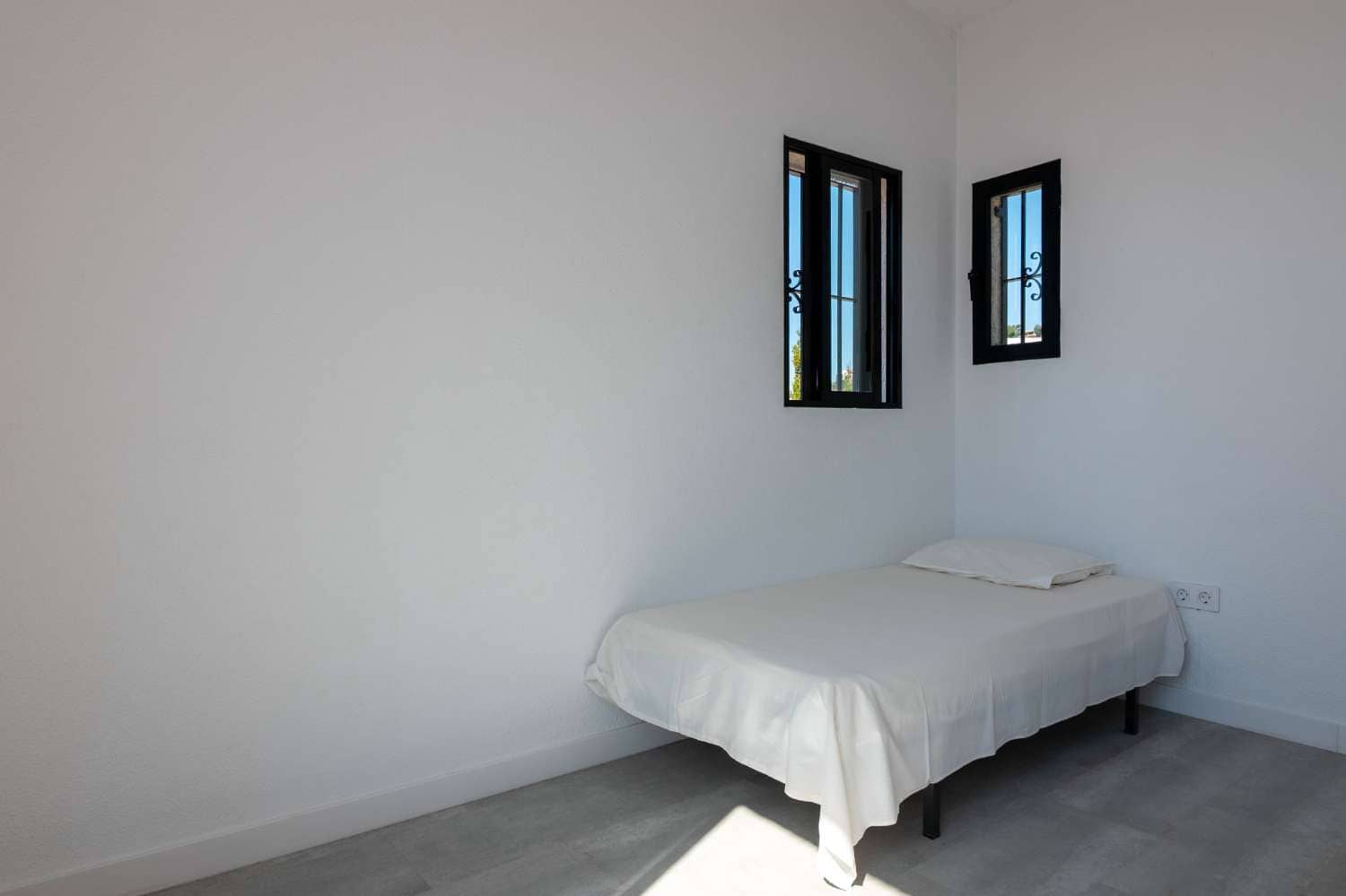 4 Zimmer Villa zu verkaufen in Salobrena mit Pool Garage - 749.000 € (Ref: 9952003)