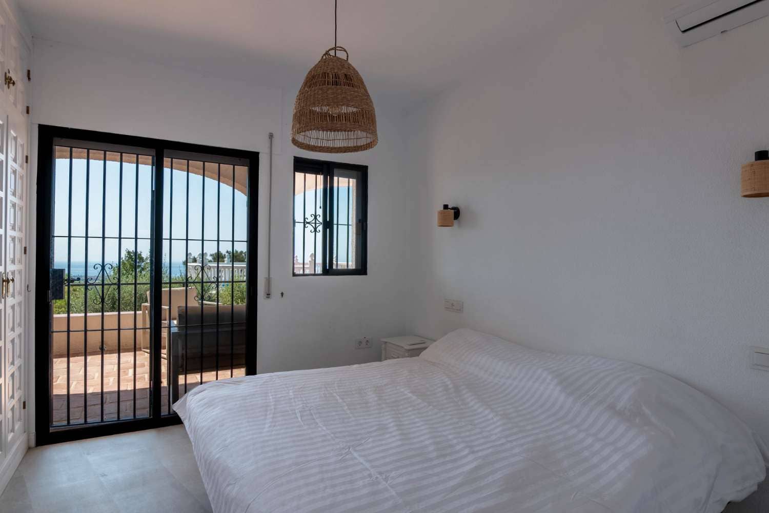 4 Zimmer Villa zu verkaufen in Salobrena mit Pool Garage - 749.000 € (Ref: 9952003)