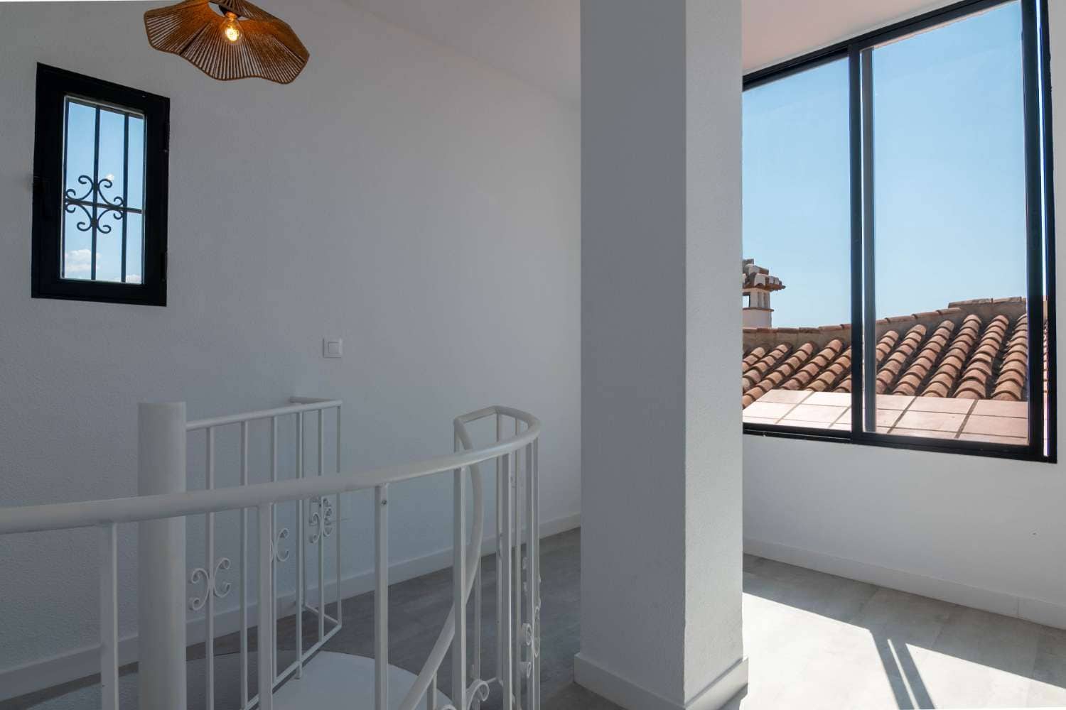 4 Zimmer Villa zu verkaufen in Salobrena mit Pool Garage - 749.000 € (Ref: 9952003)