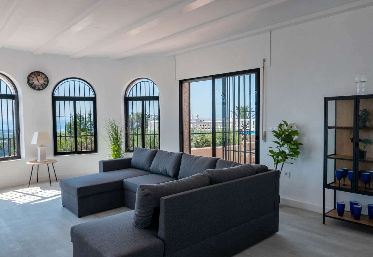 4 Zimmer Villa zu verkaufen in Salobrena mit Pool Garage - 749.000 € (Ref: 9952003)