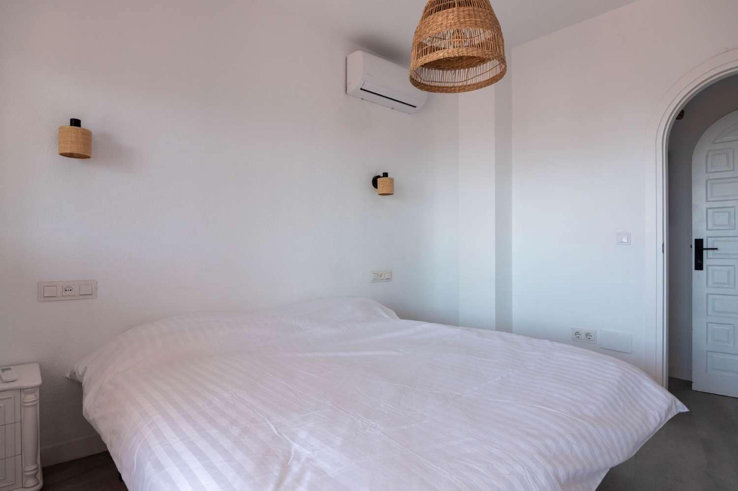 4 Zimmer Villa zu verkaufen in Salobrena mit Pool Garage - 749.000 € (Ref: 9952003)