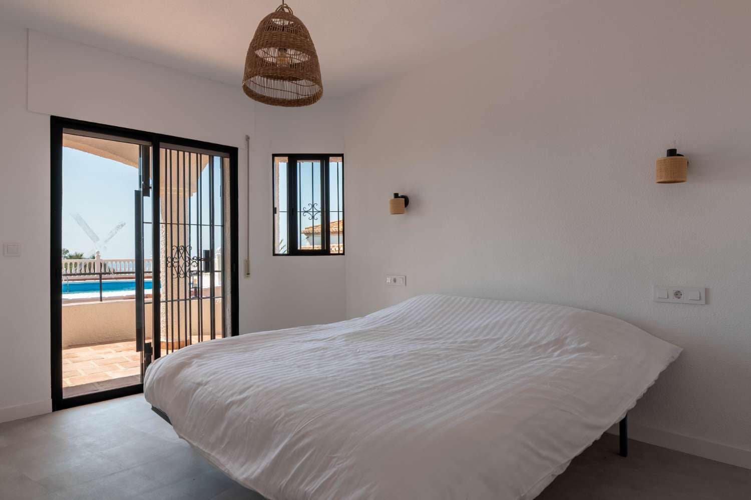 4 Zimmer Villa zu verkaufen in Salobrena mit Pool Garage - 749.000 € (Ref: 9952003)