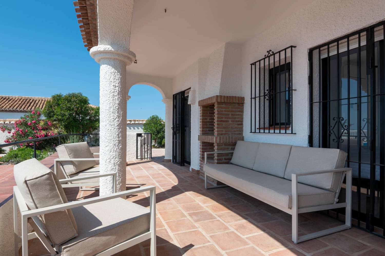4 Zimmer Villa zu verkaufen in Salobrena mit Pool Garage - 749.000 € (Ref: 9952003)