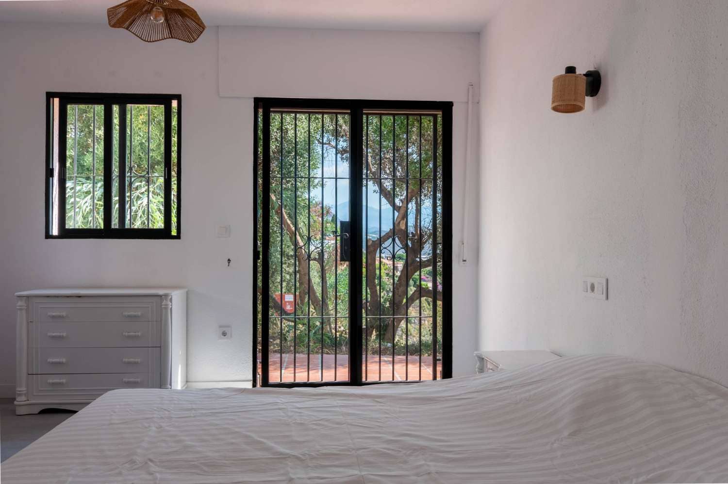 4 Zimmer Villa zu verkaufen in Salobrena mit Pool Garage - 749.000 € (Ref: 9952003)