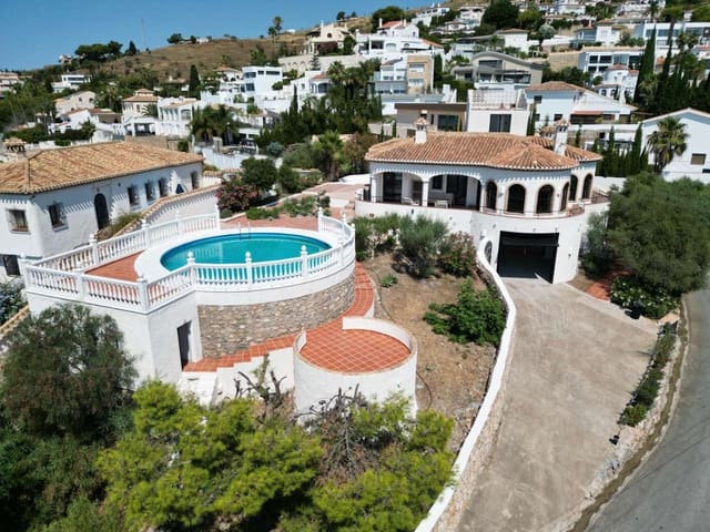 4 Zimmer Villa zu verkaufen in Salobreña mit Pool Garage - 749.000 € (Ref: 9952003)
