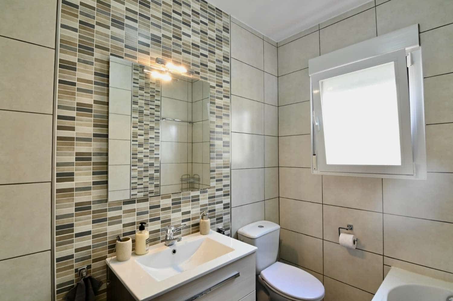 3 soveværelse Byhus til salg i Salobrena med swimmingpool - € 495.000 (Ref: 9998143)