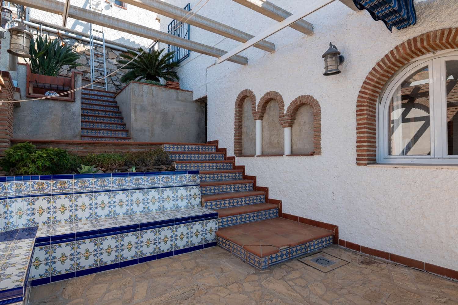 3 camera da letto Casa in vendita in Salobrena con piscina - 495.000 € (Rif: 9998143)