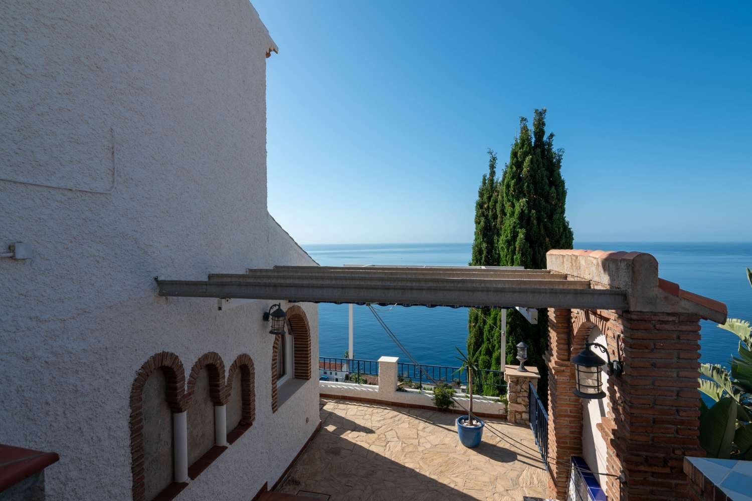 3 camera da letto Casa in vendita in Salobrena con piscina - 495.000 € (Rif: 9998143)