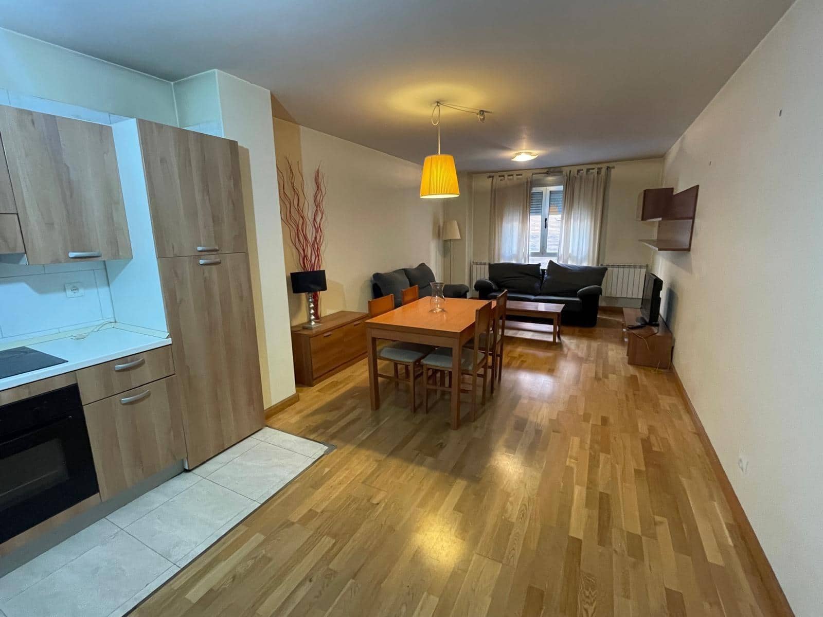 2 soveværelse Lejlighed til salg i Ponferrada med garage - € 95.000 (Ref: 1729741)