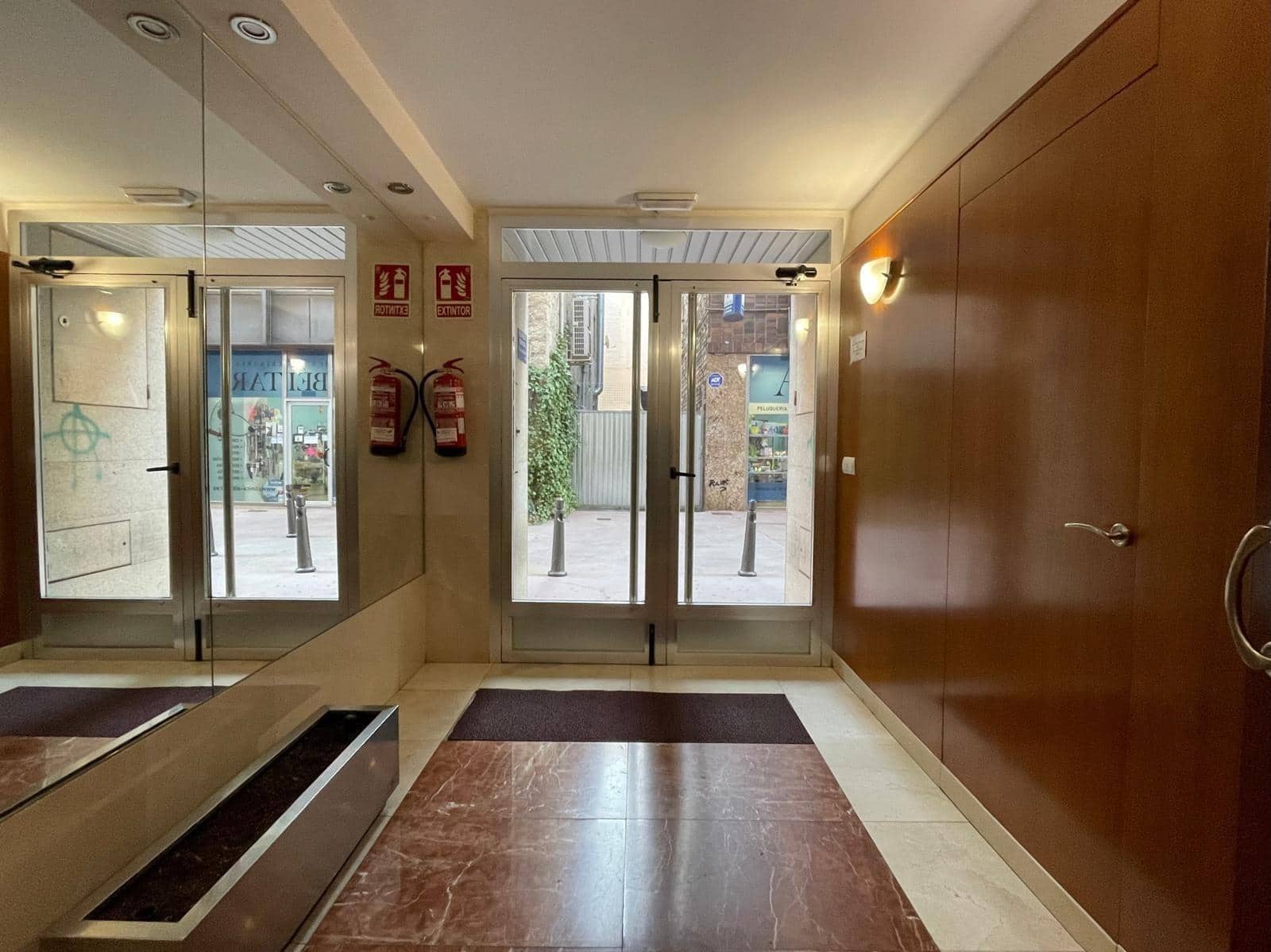 2 soveværelse Lejlighed til salg i Ponferrada med garage - € 95.000 (Ref: 1729741)