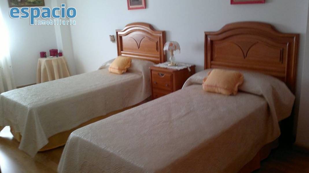 2 bedroom Apartment for sale in Cacabelos with garage - € 110,000 (Ref: 1729755)