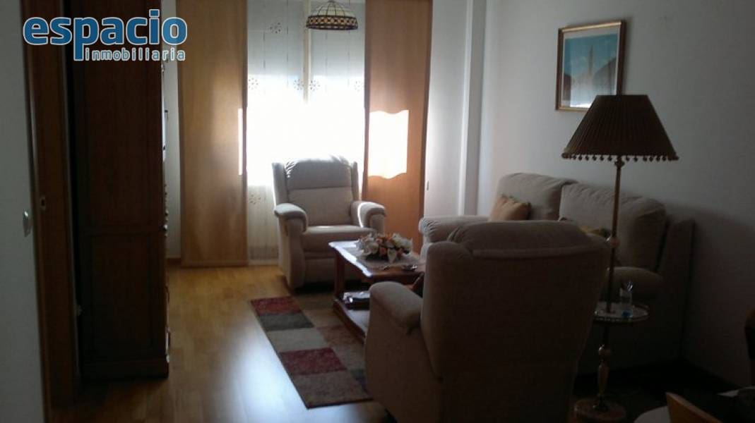 2 bedroom Apartment for sale in Cacabelos with garage - € 110,000 (Ref: 1729755)