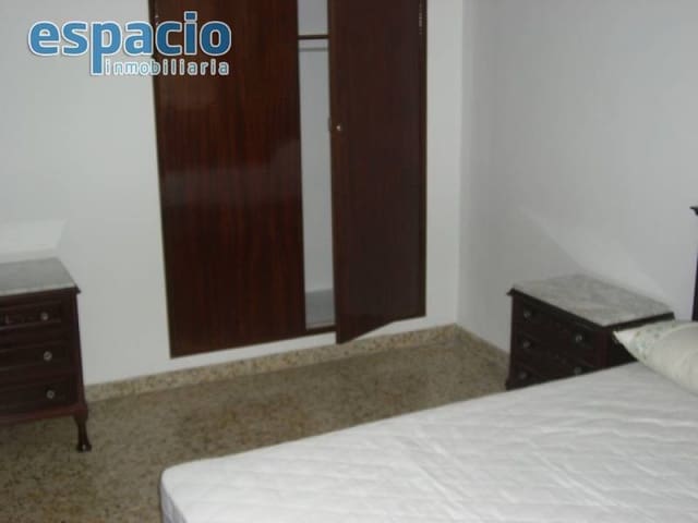 4 soveværelse Lejlighed til salg i Ponferrada - € 95.000 (Ref: 1729757)