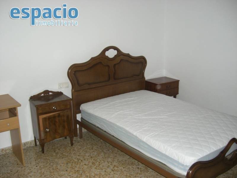 4 soveværelse Lejlighed til salg i Ponferrada - € 95.000 (Ref: 1729757)