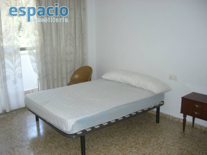 4 soveværelse Lejlighed til salg i Ponferrada - € 95.000 (Ref: 1729757)