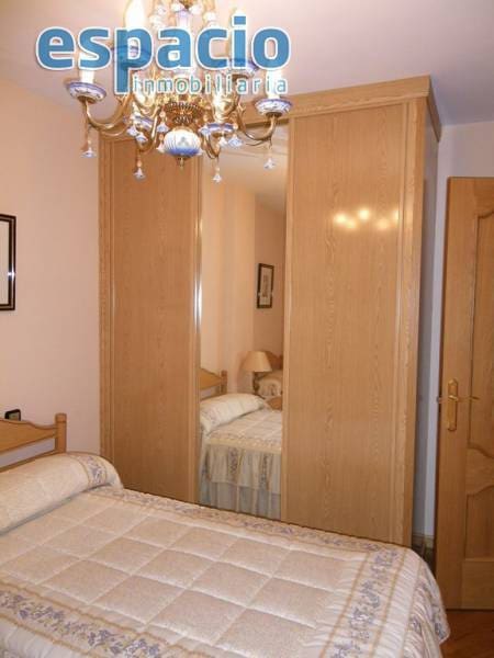 3 soveværelse Lejlighed til salg i Ponferrada med garage - € 140.000 (Ref: 1729831)