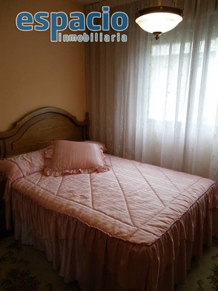 3 soveværelse Lejlighed til salg i Ponferrada med garage - € 140.000 (Ref: 1729831)