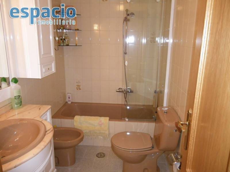 3 soveværelse Lejlighed til salg i Ponferrada med garage - € 140.000 (Ref: 1729831)