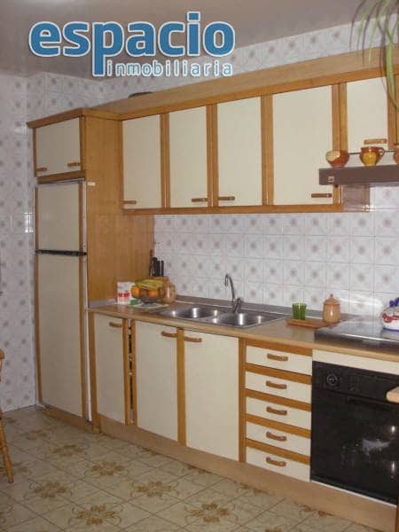 3 soveværelse Lejlighed til salg i Ponferrada med garage - € 105.000 (Ref: 1729895)