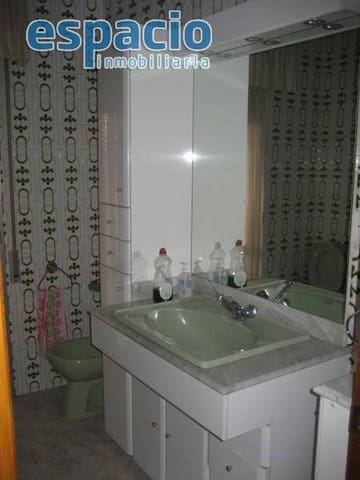 3 soveværelse Lejlighed til salg i Ponferrada med garage - € 117.000 (Ref: 1729897)