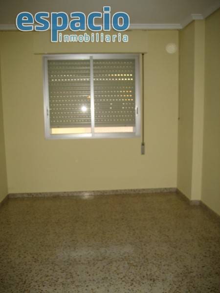 3 soveværelse Lejlighed til salg i Ponferrada med garage - € 117.000 (Ref: 1729897)