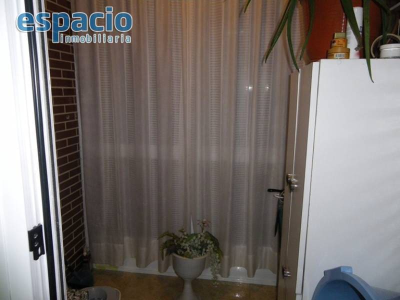 4 soveværelse Lejlighed til salg i Ponferrada med garage - € 180.000 (Ref: 1733436)