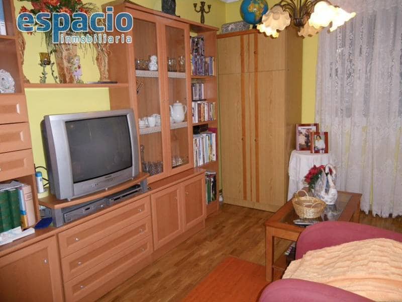 4 soveværelse Lejlighed til salg i Ponferrada med garage - € 180.000 (Ref: 1733436)