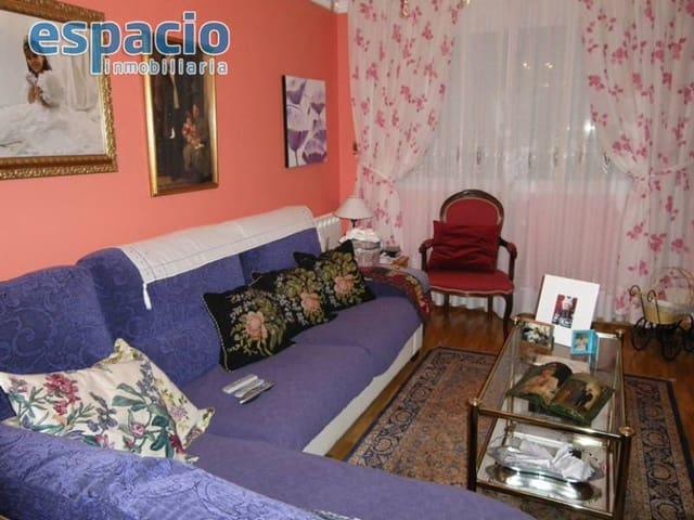 4 soverom Leilighet til salgs i Ponferrada med garasje - € 180 000 (Ref: 1733436)