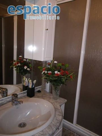 4 soverom Leilighet til salgs i Ponferrada med garasje - € 180 000 (Ref: 1733436)