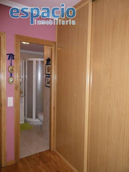 4 soveværelse Lejlighed til salg i Ponferrada med garage - € 180.000 (Ref: 1733436)