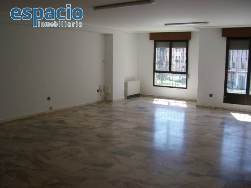 Biuro do wynajęcia w Ponferrada - 400 € (Ref: 1883482)