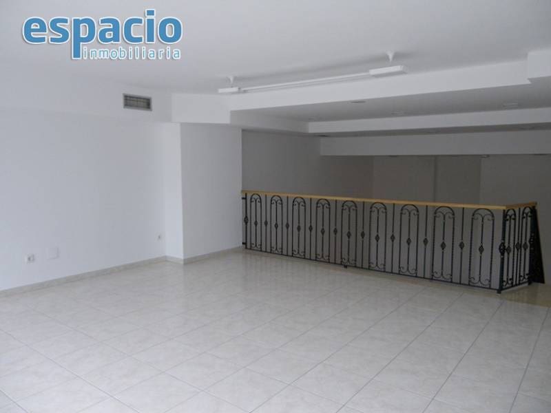 Kaupallinen vuokrattavana paikassa Ponferrada - 700 € (Ref: 1883521)