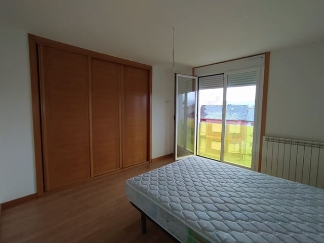 2 soverom Leilighet til salgs i Ponferrada med garasje - € 109 000 (Ref: 1894016)