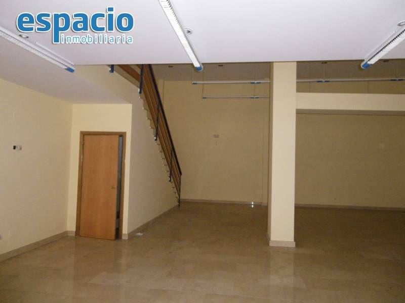 Commercieel te huur in Ponferrada - € 1.600 (Ref: 1898123)