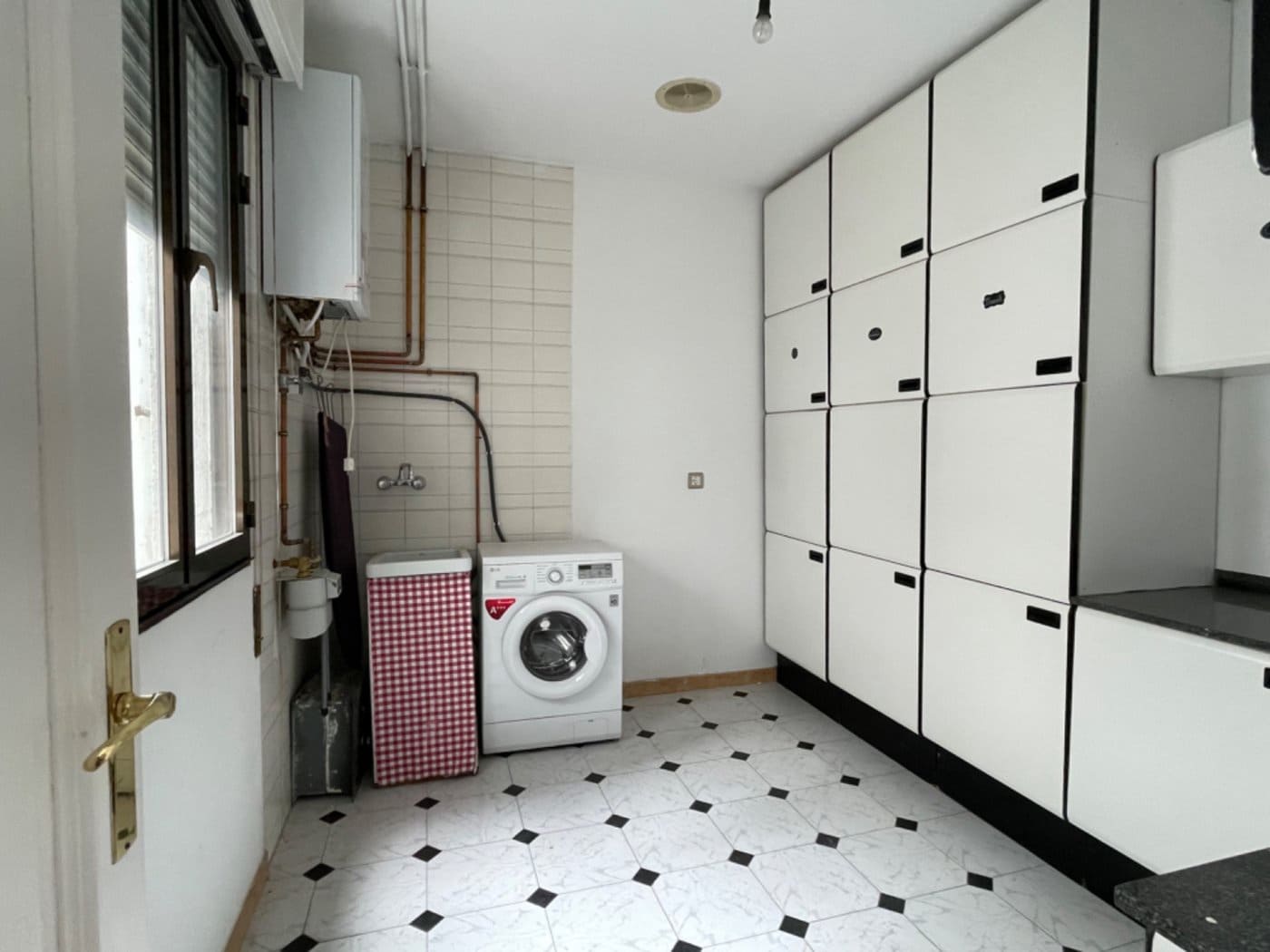 4 soveværelse Lejlighed til salg i Ponferrada med garage - € 195.000 (Ref: 1938792)