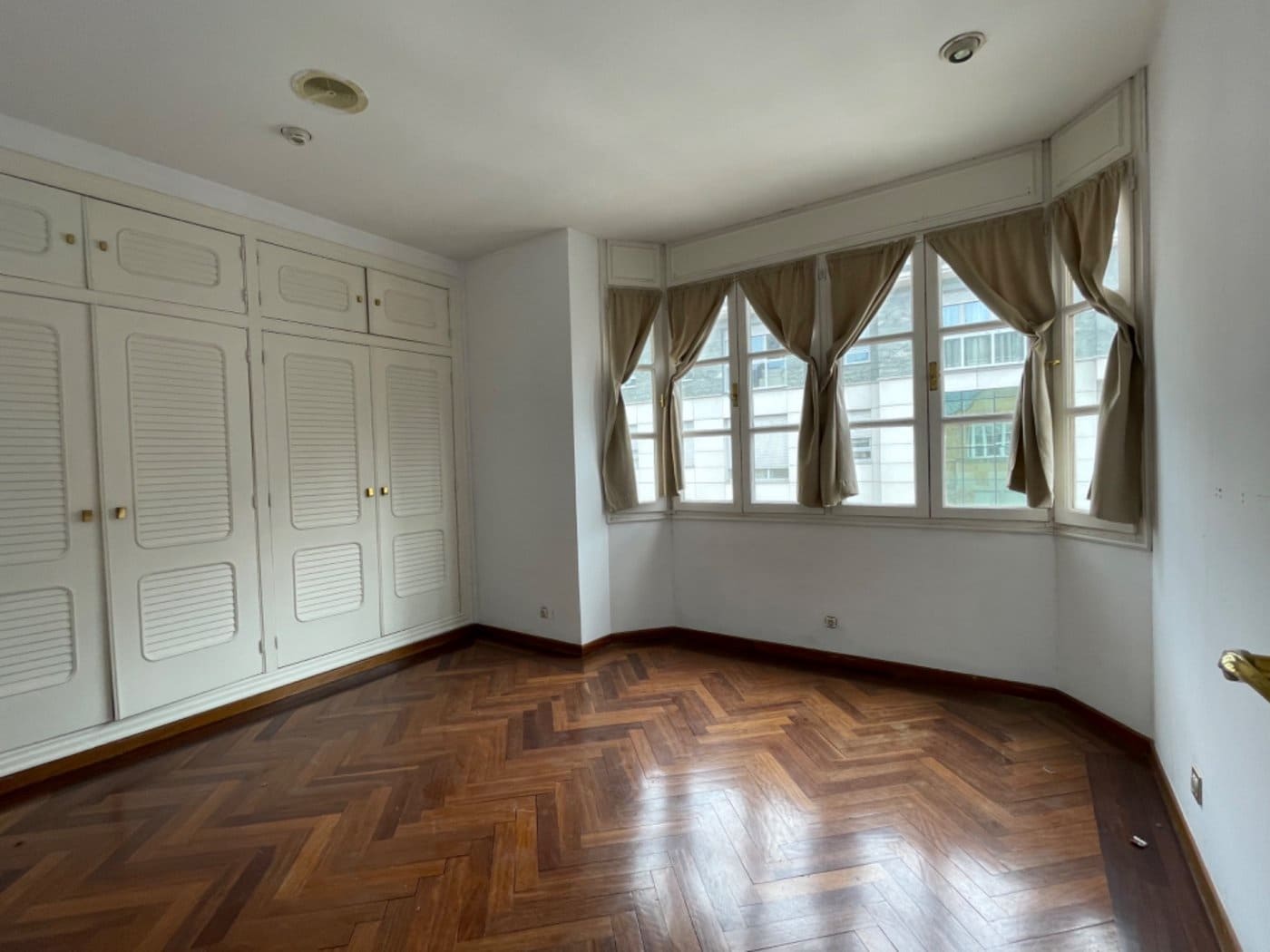 4 soveværelse Lejlighed til salg i Ponferrada med garage - € 195.000 (Ref: 1938792)