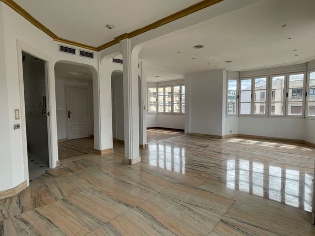 4 soveværelse Lejlighed til salg i Ponferrada med garage - € 195.000 (Ref: 1938792)