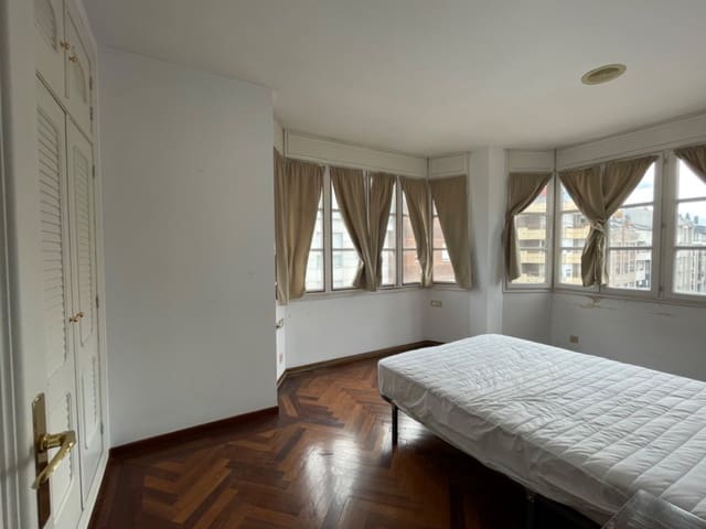 4 soveværelse Lejlighed til salg i Ponferrada med garage - € 195.000 (Ref: 1938792)