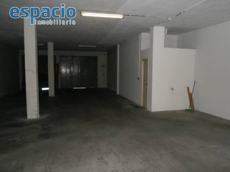 Erhverv til leje i Ponferrada - € 1.000 (Ref: 2156403)