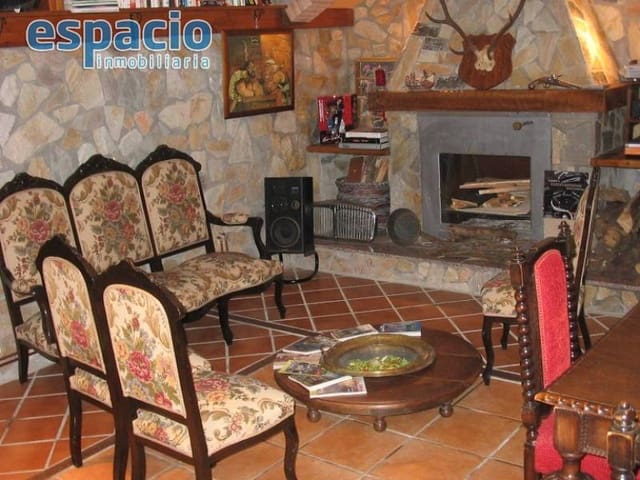 3 chambre Villa/Maison à vendre à Molinaseca avec piscine - 260 000 € (Ref: 2156476)