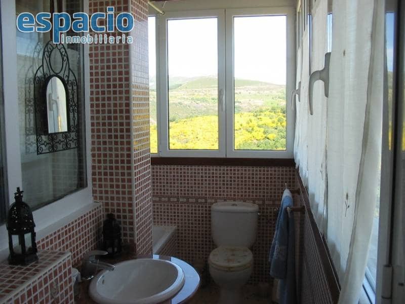 3 soveværelse Villa til salg i Molinaseca med swimmingpool - € 260.000 (Ref: 2156476)