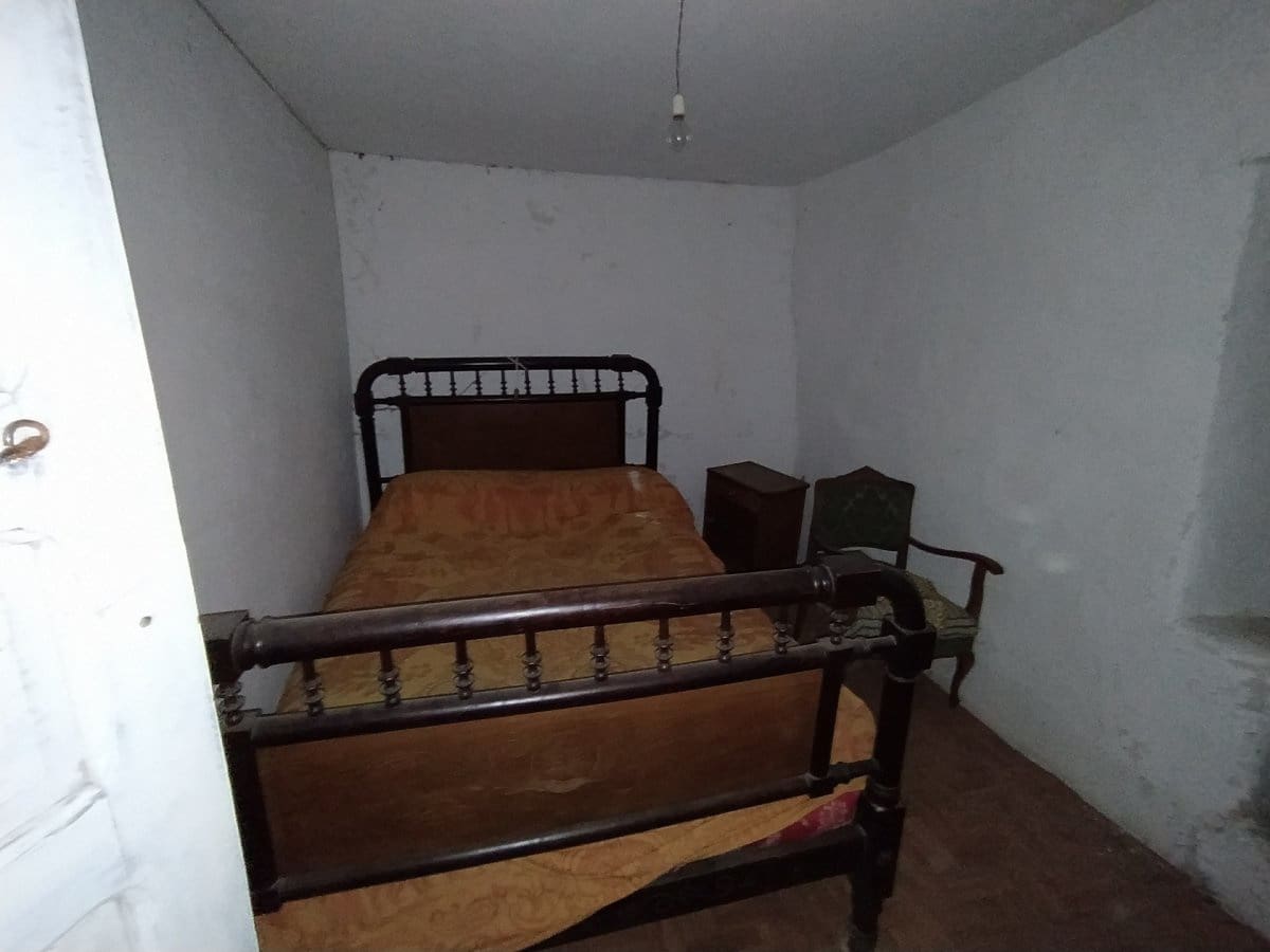 4 soveværelse Finca/Landehus til salg i Fabero - € 38.000 (Ref: 2733768)