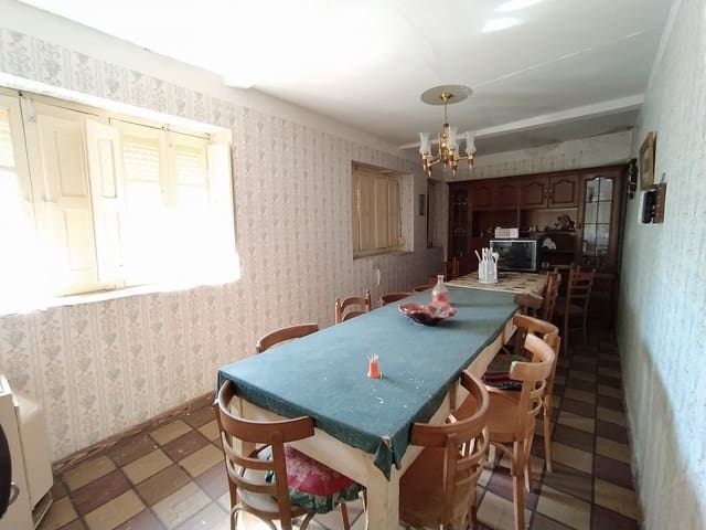 4 soveværelse Finca/Landehus til salg i Fabero - € 38.000 (Ref: 2733768)