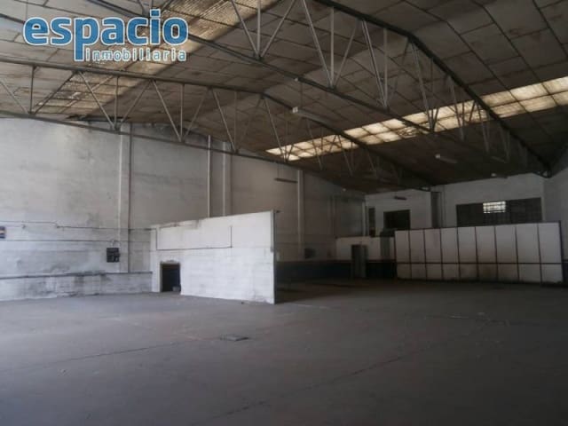 Virksomhed til leje i Columbrianos, Ponferrada - € 1.300 (Ref: 2733782)