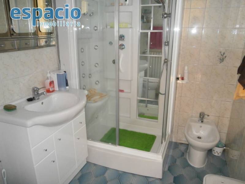 6 soveværelse Villa til salg i Vega de Espinareda med garage - € 180.000 (Ref: 2733784)