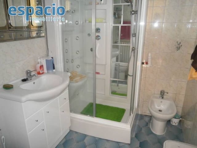 6 slaapkamer Villa te koop in Vega de Espinareda met garage - € 180.000 (Ref: 2733784)